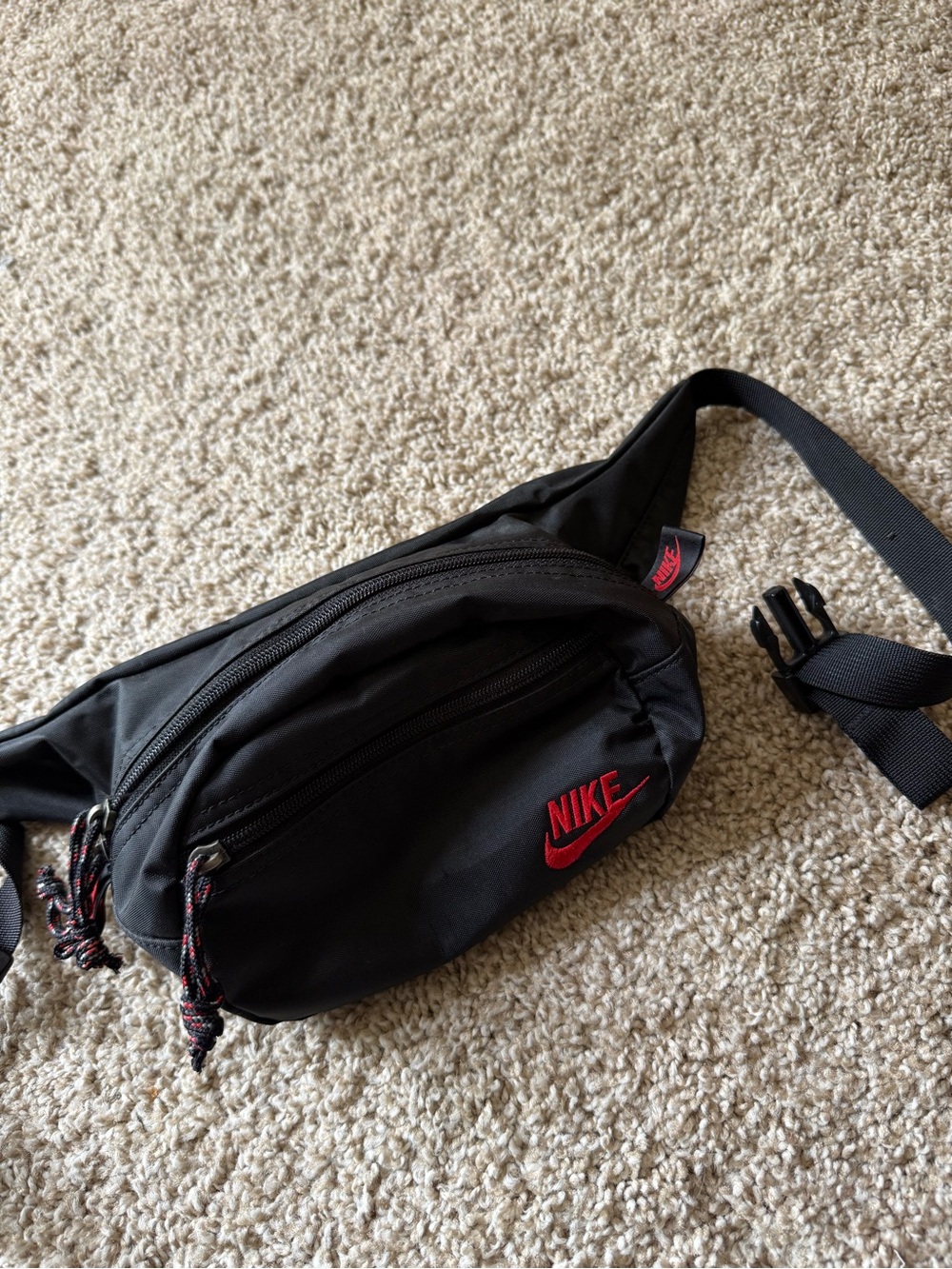 🖤 Nike Black & Red Waist Pack - Compact Everyday Belt bag 🖤